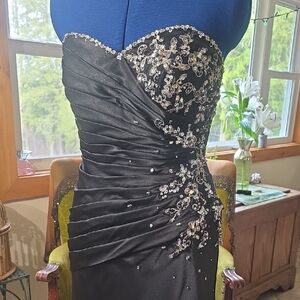 Elegant Strapless Black Dress with Embellishments Formal Corset Ball Gown Prom